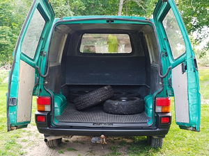 Volkswagen Transporter (5 фото из 8)