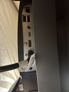 MSI Optix MAG272C (7 foto / 10)