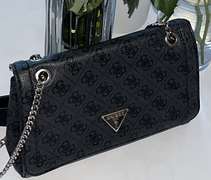 Guess (1 фото из 2)