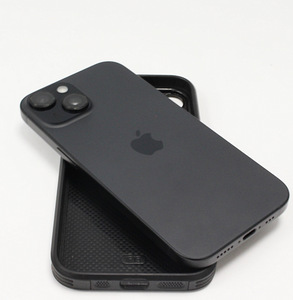 Смартфон Apple iPhone 15 128GB Черный (3 фото из 3)