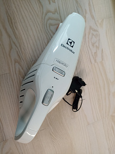 Пылесос Electrolux Rapido ZB50003W (1 фото из 3)