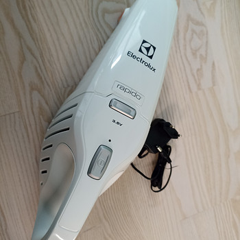 Пылесос Electrolux Rapido ZB50003W