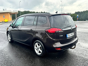 Opel Zafira (6 фото из 6)