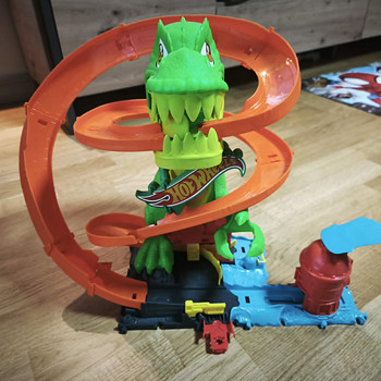 HOT WHEELS City T-Rex на пожарной станции