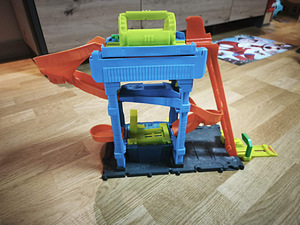 HOT WHEELS City mängurada - värvimuutev tunnelpesula (3 foto / 3)