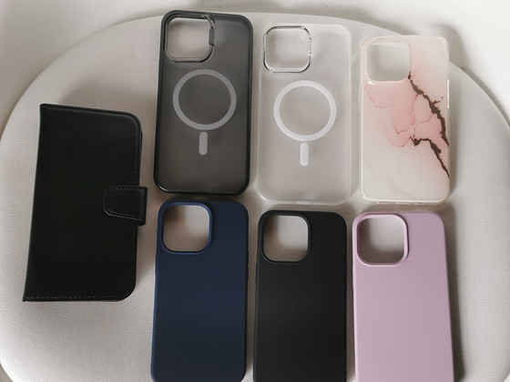 Новые чехлы и обложки для iPhone 13 Pro