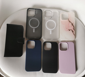 Новые чехлы и обложки для iPhone 13 Pro (1 фото из 10)