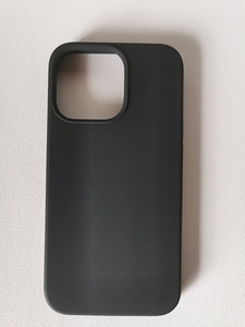Новые чехлы и обложки для iPhone 13 Pro (7 фото из 10)
