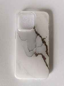 Новые чехлы и обложки для iPhone 13 Pro (4 фото из 10)