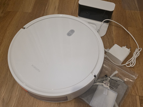 Робот-пылесос Xiaomi Vacuum E10 + аксессуары