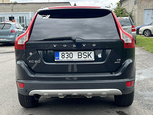VOLVO XC60 (8 фото из 11)