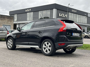 VOLVO XC60 (6 фото из 11)