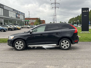 VOLVO XC60 (4 фото из 11)