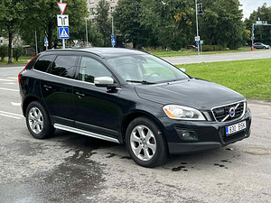 VOLVO XC60 (2 фото из 11)