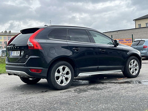 VOLVO XC60 (7 фото из 11)