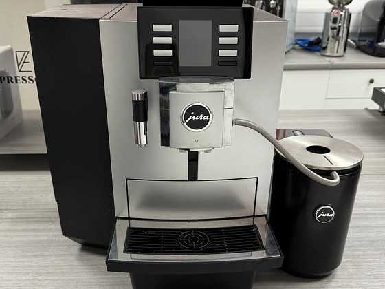 JURA X8 Espressomasin