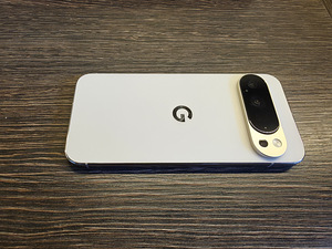 Pixel 10 Pro XL 256gb белый (1 фото из 4)