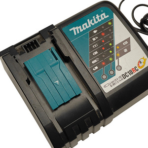 Laadija Makita DC18RC (3 foto / 5)