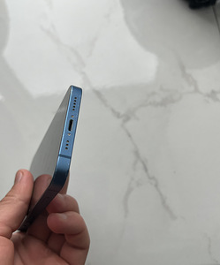 iPhone 13 (3 foto / 6)