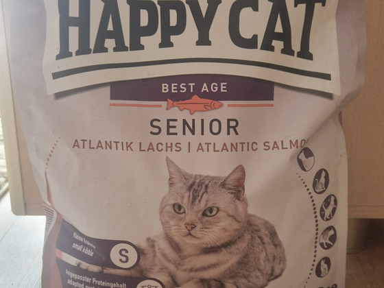 Сухой корм для кошек Happy Cat Senior.