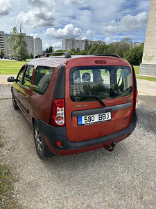 Dacia Logan (9 фото из 12)