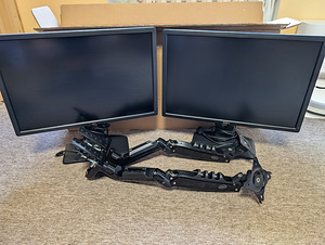 2x Dell U2412M + topelt monitori laua kinnitus (1 foto / 1)