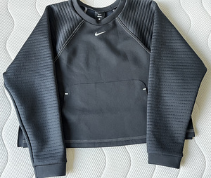 NIKE Fleece Pullover size S (1 foto / 3)