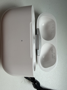 Pakkuda korralik airpods pro 2 USB-C laadimiskarp! (2 foto / 2)
