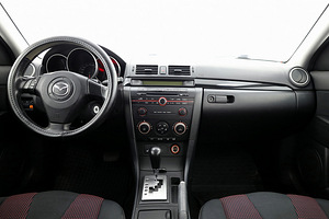 Mazda 3 Elegance LPG ATM 1.6 77kW (5 фото из 8)