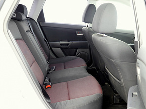 Mazda 3 Elegance LPG ATM 1.6 77kW (7 фото из 8)