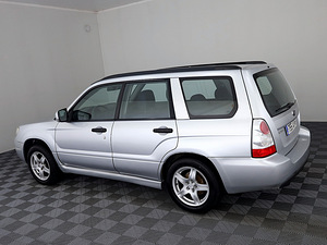 Subaru Forester Facelift AWD 2.0 116kW (4 фото из 7)