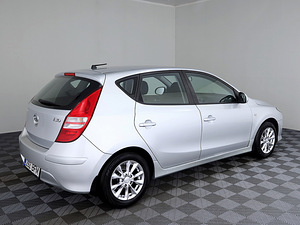 Hyundai i30 Elegance Facelift 1.4 80kW (3 фото из 7)