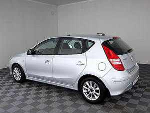 Hyundai i30 Elegance Facelift 1.4 80kW (4 фото из 7)