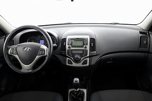 Hyundai i30 Elegance Facelift 1.4 80kW (5 фото из 7)
