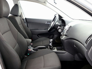 Hyundai i30 Elegance Facelift 1.4 80kW (6 фото из 7)