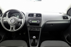 Volkswagen Polo Comfortline 1.4 63kW (5 фото из 8)