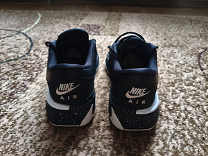 Nike (6 фото из 7)