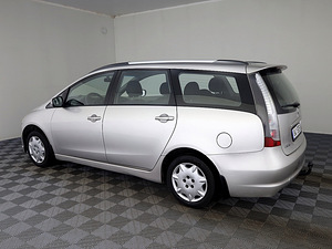 Mitsubishi Grandis Comfort Facelift 2.4 121kW (4 foto / 8)