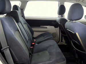 Mitsubishi Grandis Comfort Facelift 2.4 121kW (7 foto / 8)