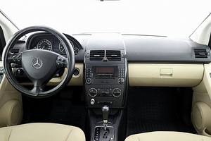 Mercedes-Benz A 150 Classic ATM 1.5 70kW (5 фото из 8)