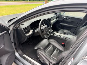 Volvo V60 Inscription 2.0 110 кВт (5 фото из 11)