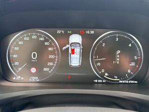Volvo V60 Inscription 2.0 110 кВт (10 фото из 11)