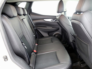 Nissan Qashqai Facelift ATM 1.2 85kW (7 фото из 9)