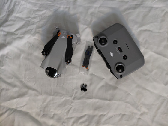 DJI Mini 3 + RC-N1 + battery (If you buy a bag as a gift !)
