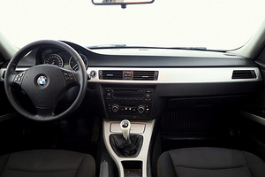BMW 318 Touring Facelift 2.0 D 105kW (5 фото из 7)