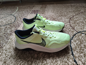 Nike (1 фото из 7)