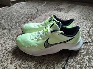 Nike (3 фото из 7)
