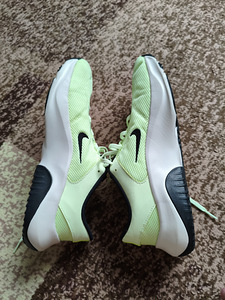 Nike (6 фото из 7)
