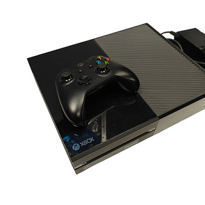 Mängukonsool Xbox One + Pult + Juhe (2 foto / 5)