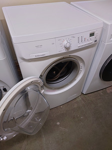 Kuivatiga pesumasin Elektrolux garantiiga (6 foto / 6)